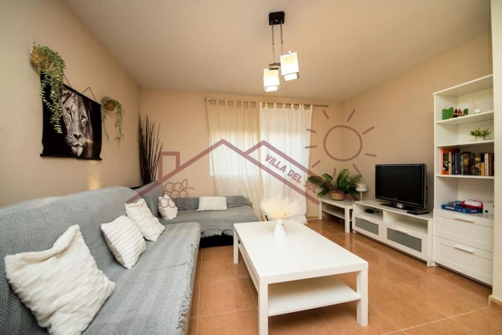 Villa Del Sol - Piscina Climatizada Mentrida 外观 照片