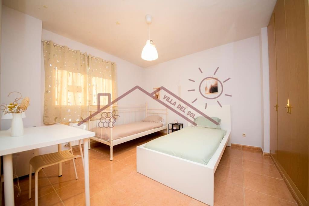 Villa Del Sol - Piscina Climatizada Mentrida 外观 照片