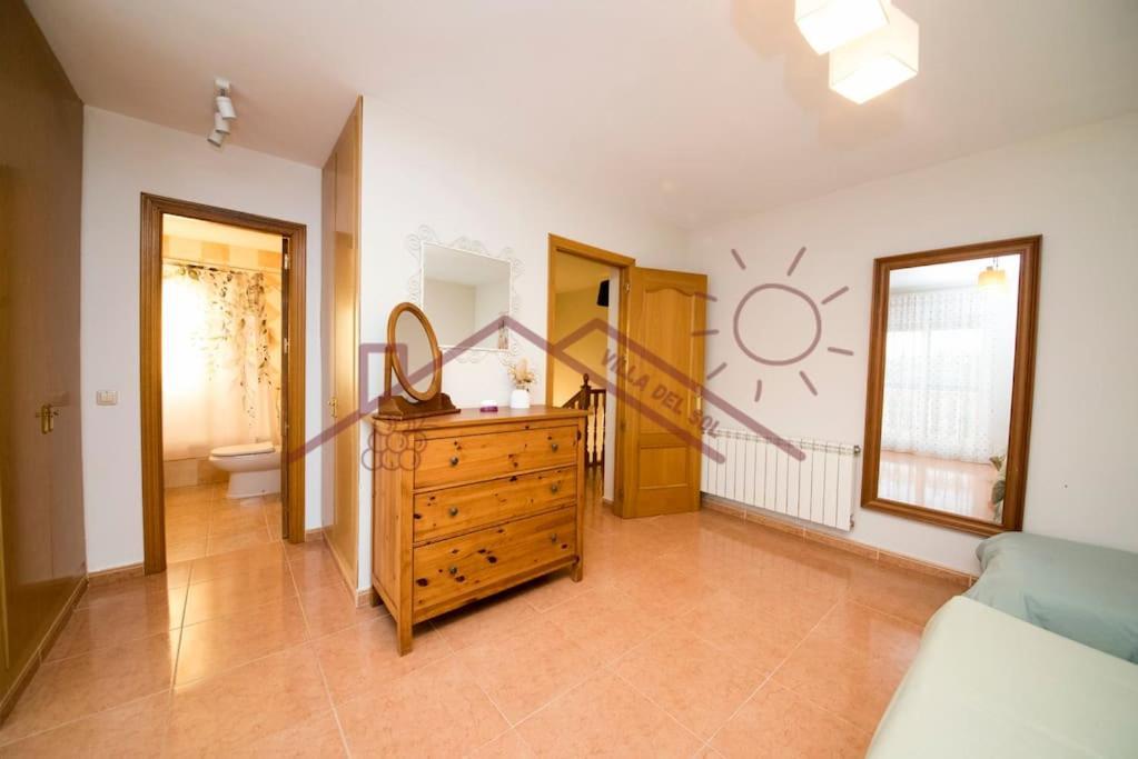 Villa Del Sol - Piscina Climatizada Mentrida 外观 照片