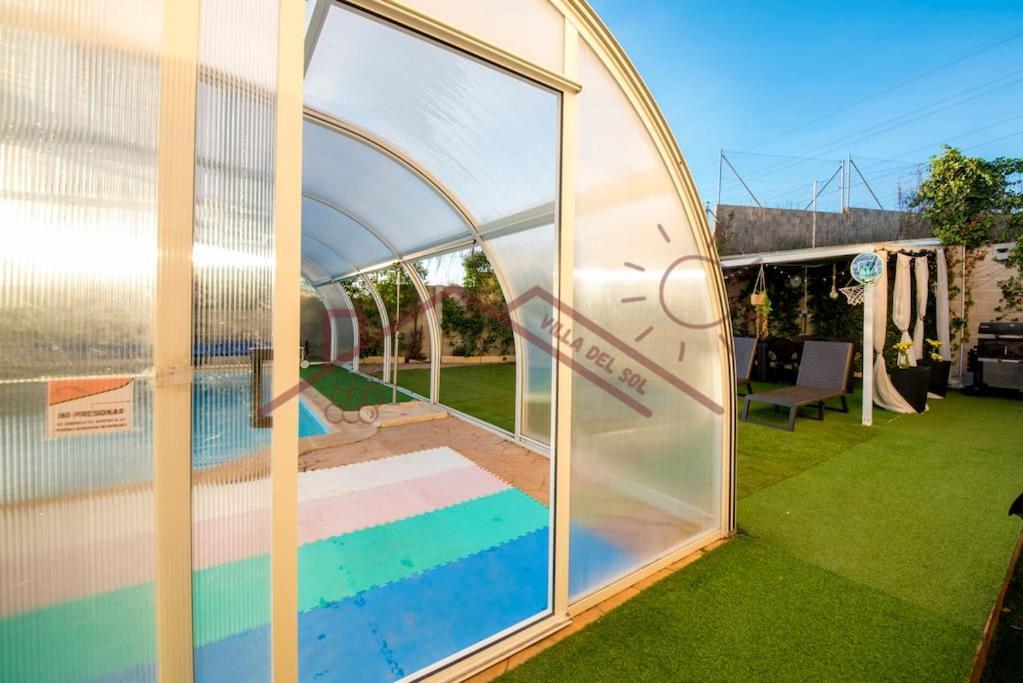 Villa Del Sol - Piscina Climatizada Mentrida 外观 照片
